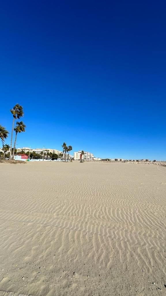 Playa De Los Naufragos Cozy Apartment With Pool Torrevieja Exterior photo